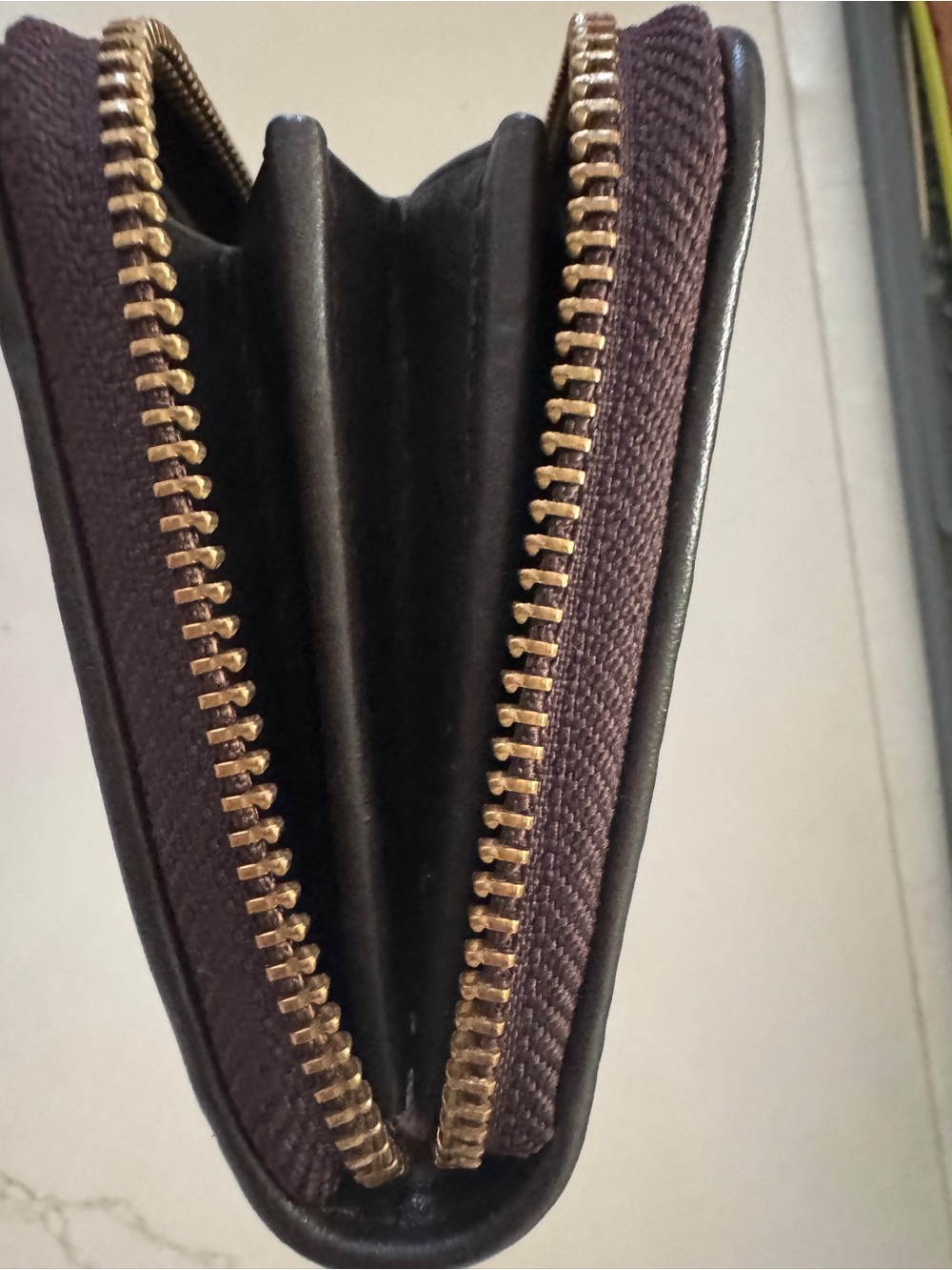 NWOT Juicy Couture Pink Velvet Crest Zip Wallet with Brown Trim - Picture 7 of 8